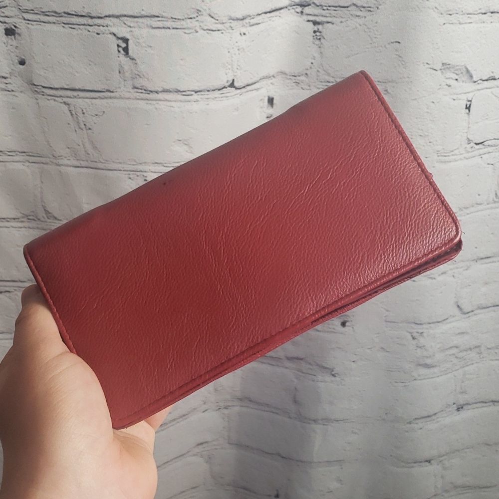 ‎Safe Keeper's Red Wallet